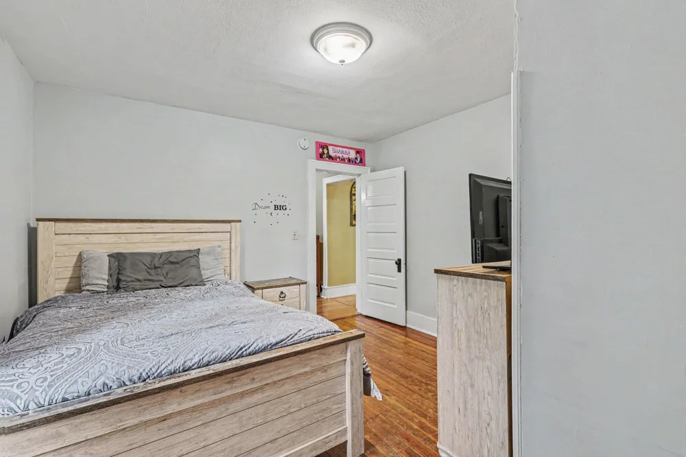 1130 Ireland Avenue Muskegon, MI 49441