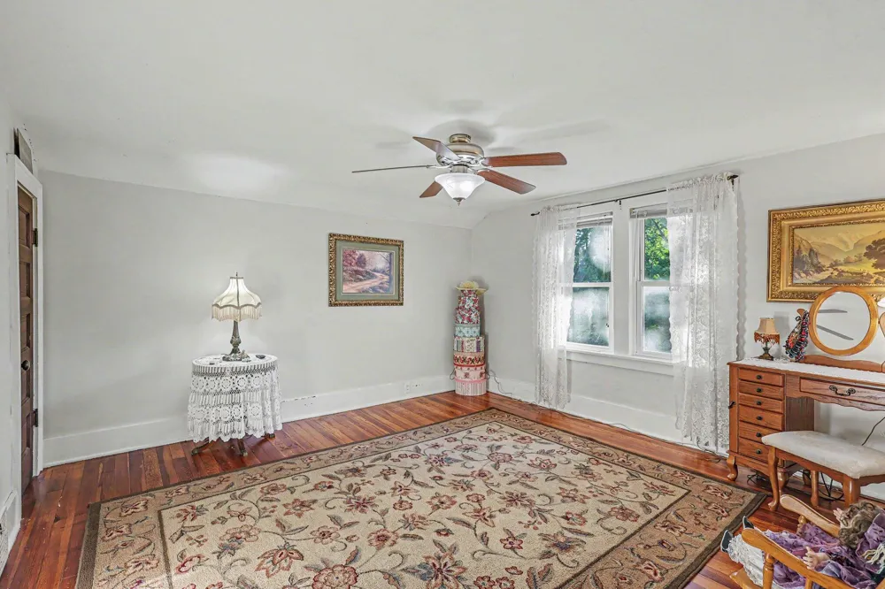 1130 Ireland Avenue Muskegon, MI 49441