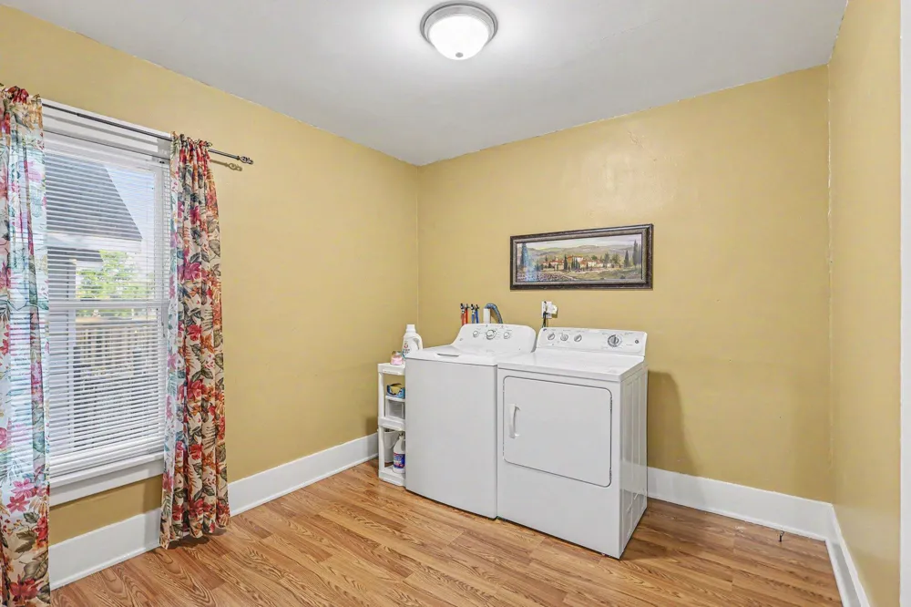 1130 Ireland Avenue Muskegon, MI 49441