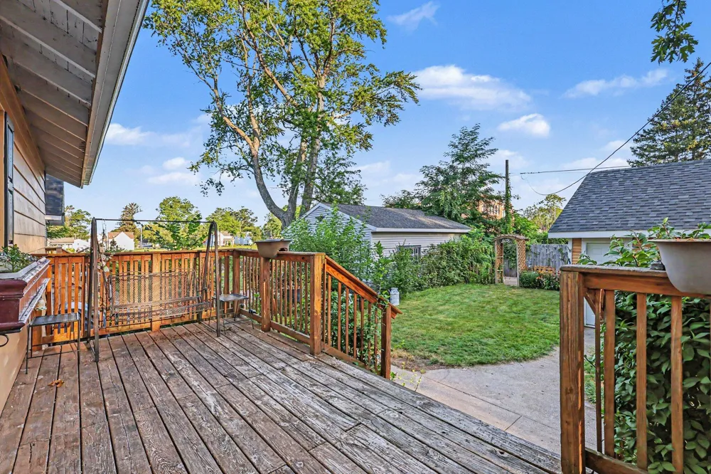 1130 Ireland Avenue Muskegon, MI 49441