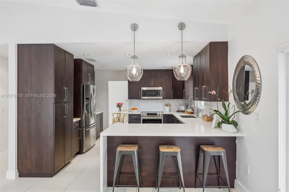 305 SW 134th Ct Miami, FL 33184