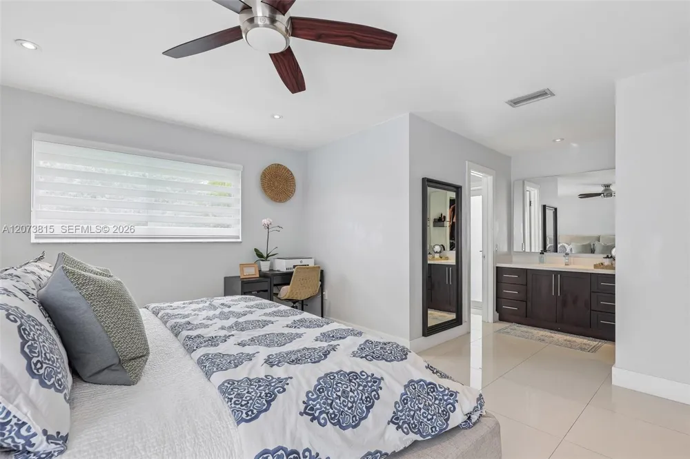 305 SW 134th Ct Miami, FL 33184