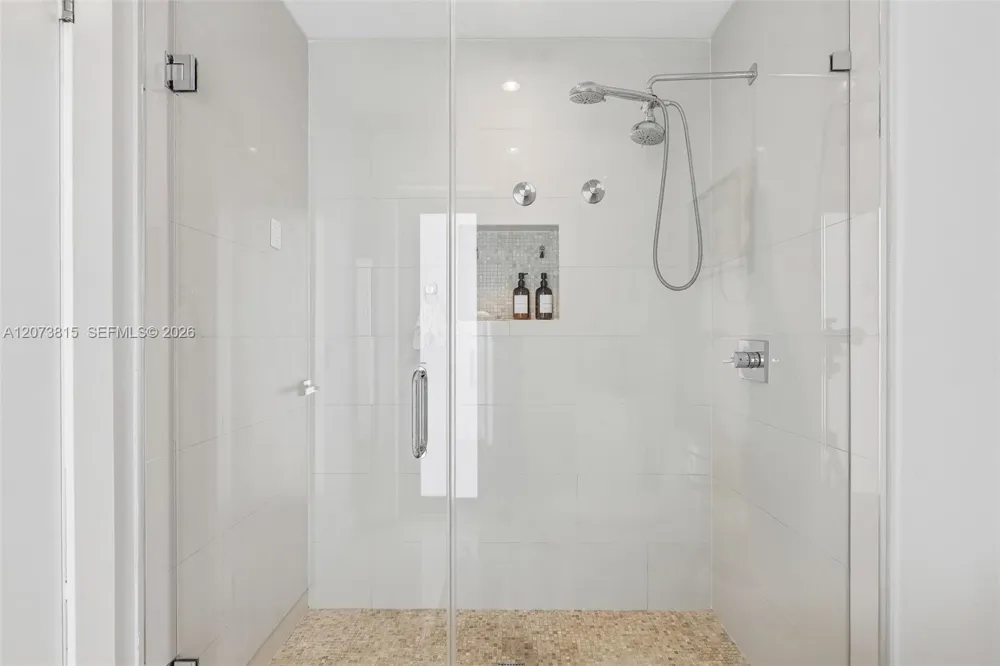 305 SW 134th Ct Miami, FL 33184