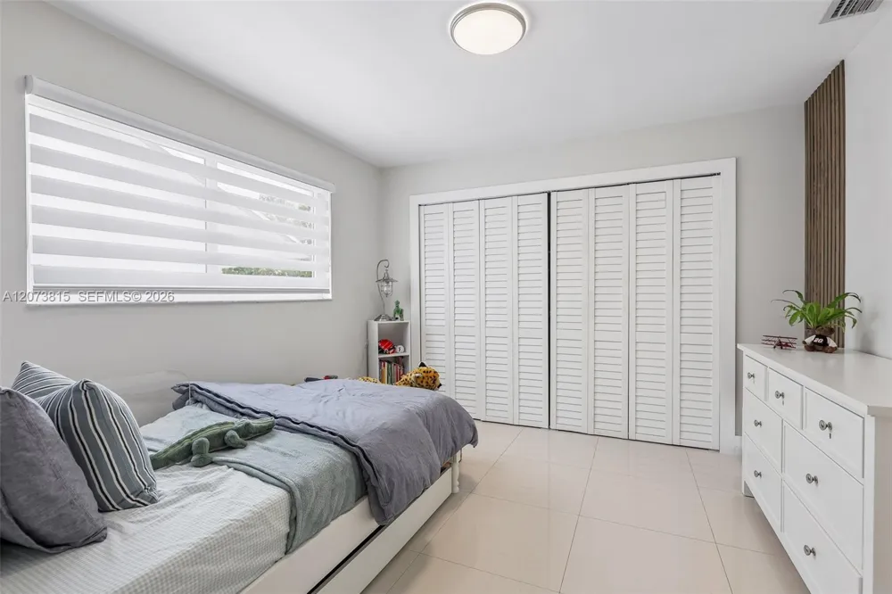 305 SW 134th Ct Miami, FL 33184