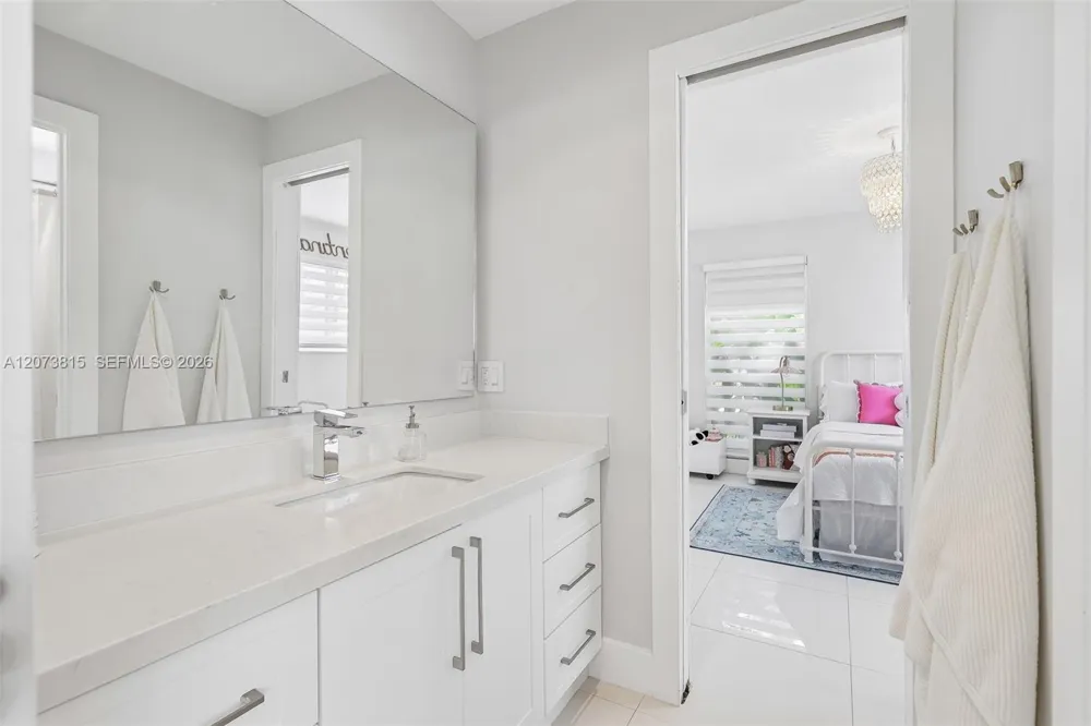 305 SW 134th Ct Miami, FL 33184