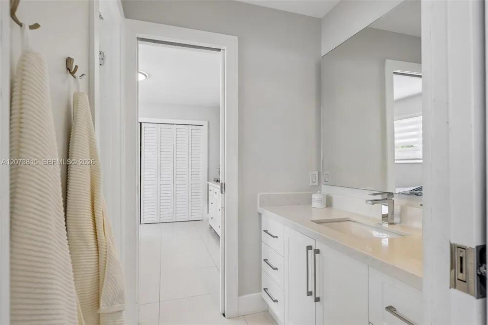 305 SW 134th Ct Miami, FL 33184