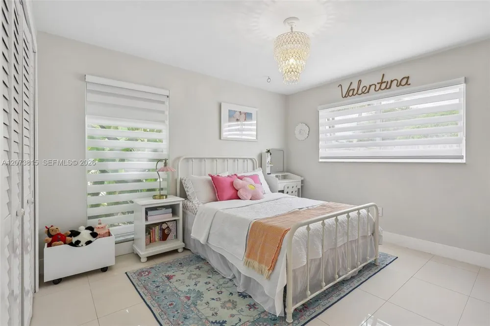 305 SW 134th Ct Miami, FL 33184