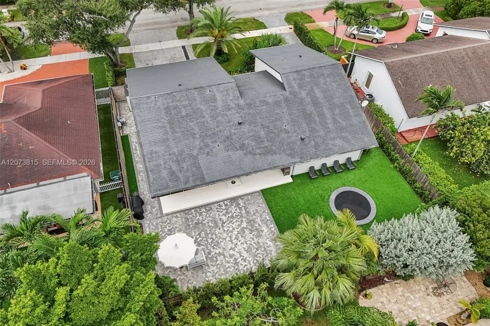 305 SW 134th Ct Miami, FL 33184