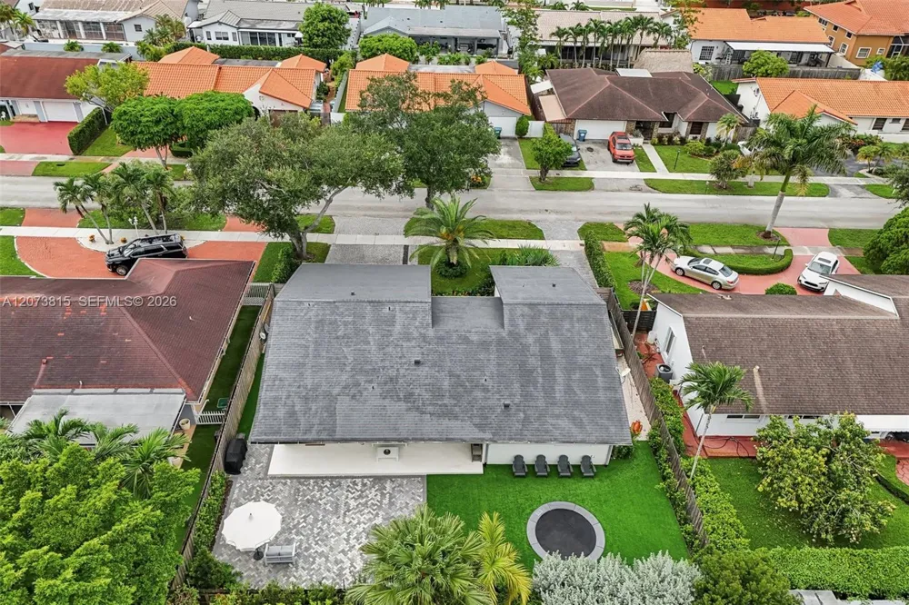 305 SW 134th Ct Miami, FL 33184
