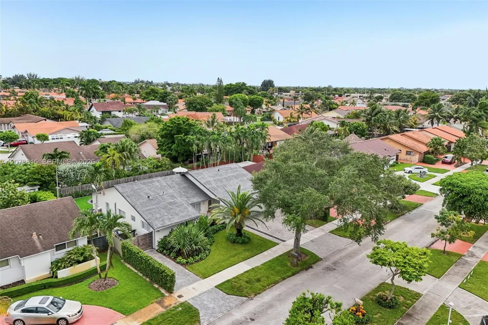 305 SW 134th Ct Miami, FL 33184