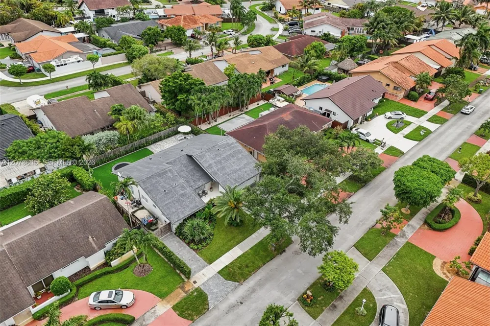 305 SW 134th Ct Miami, FL 33184