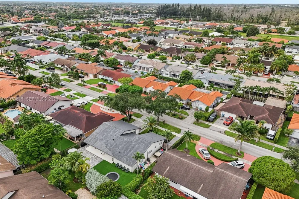 305 SW 134th Ct Miami, FL 33184