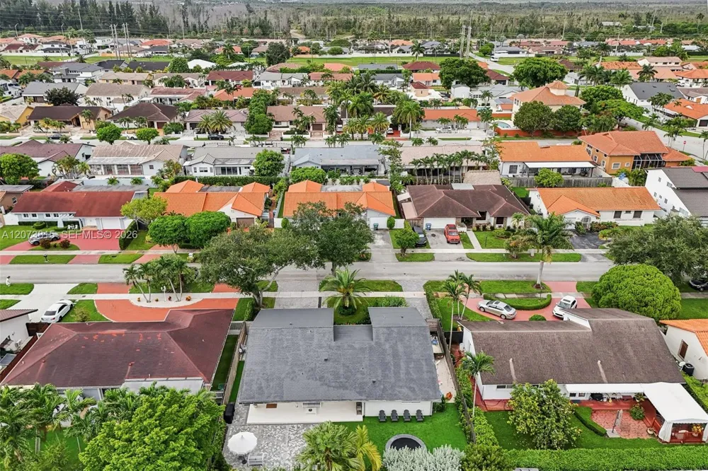 305 SW 134th Ct Miami, FL 33184