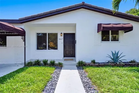 1667 SW 10th St