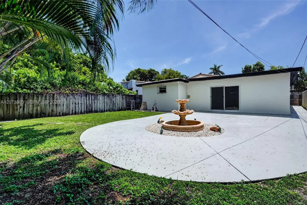 1667 SW 10th St Miami, FL 33135