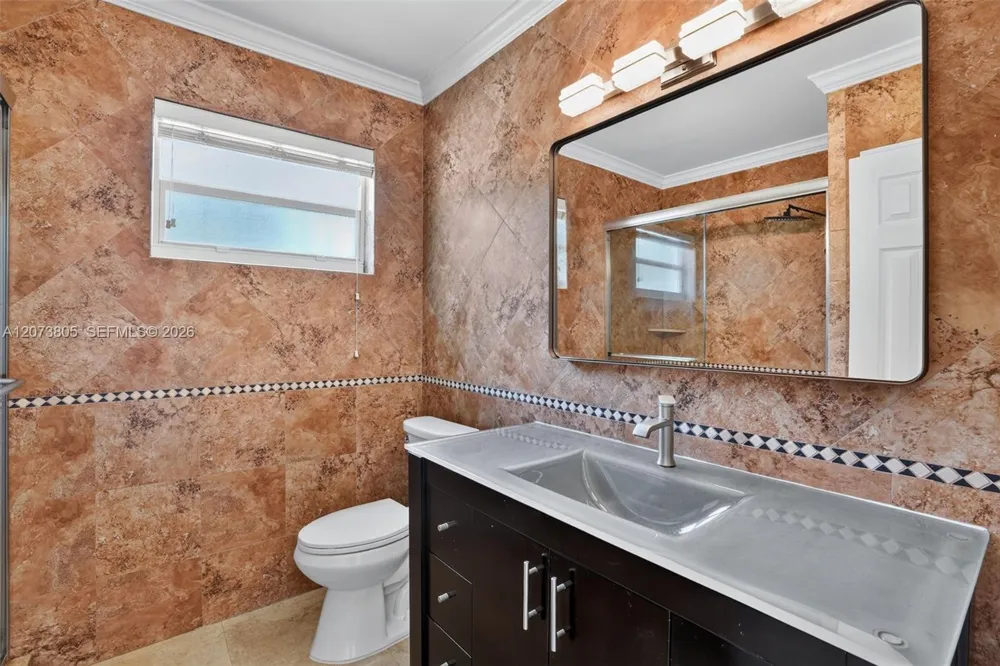 1667 SW 10th St Miami, FL 33135