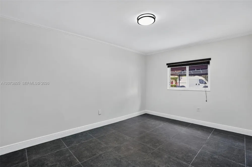 1667 SW 10th St Miami, FL 33135