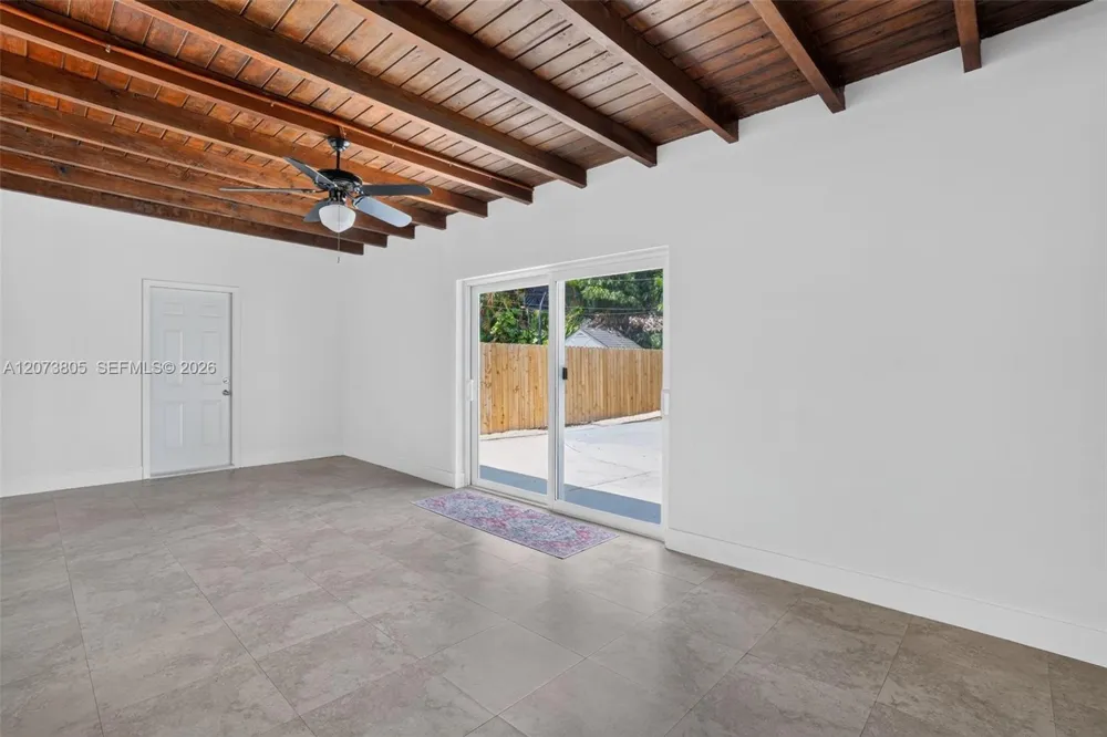 1667 SW 10th St Miami, FL 33135