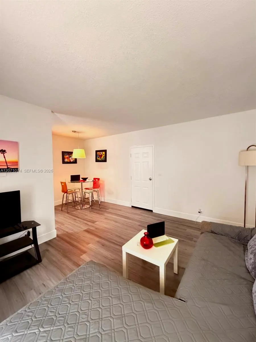 7334 Harding Ave #6 Miami Beach, FL 33141