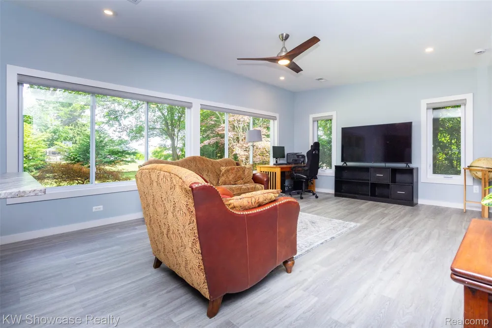 1560 Sable Street Commerce Charter Township, MI 48382