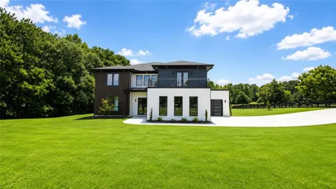 3295 Kelly Glen Court