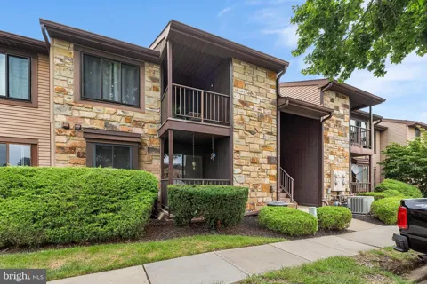 27 GENA COURT