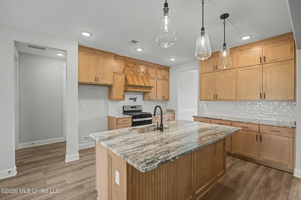 8130 Soaring Oaks Drive Walls, MS 38680