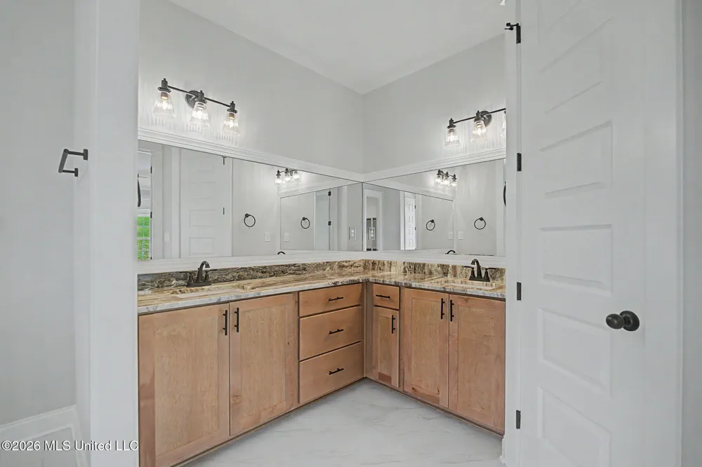 8130 Soaring Oaks Drive Walls, MS 38680