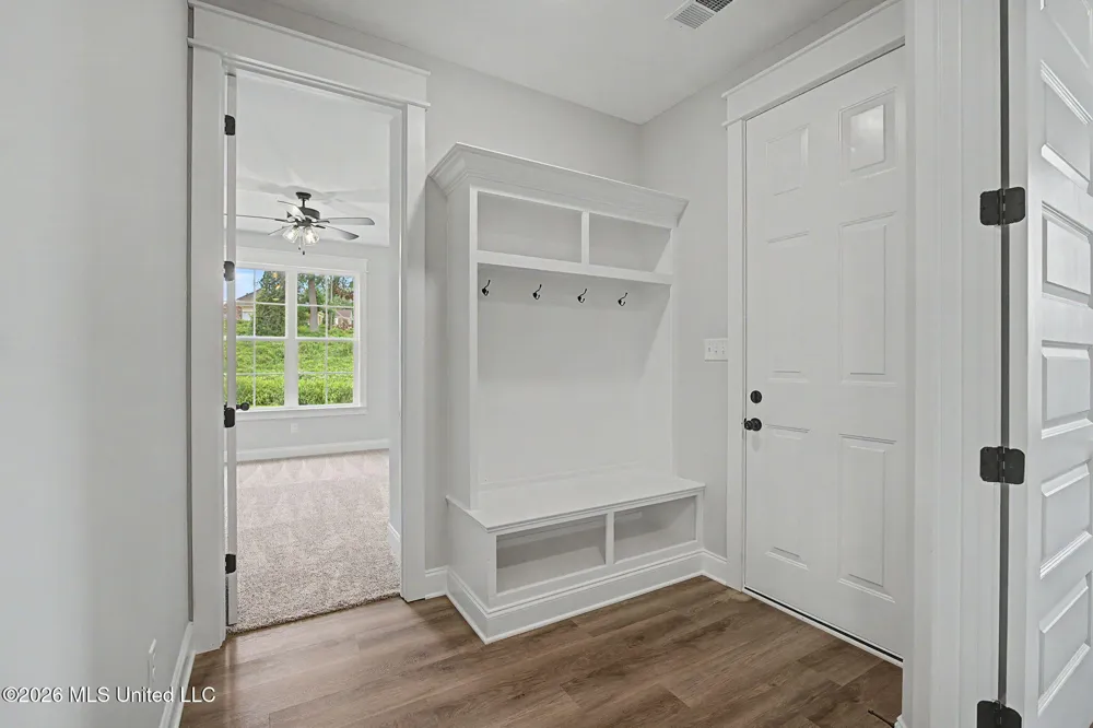 8130 Soaring Oaks Drive Walls, MS 38680