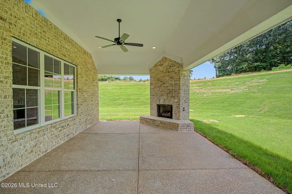 8130 Soaring Oaks Drive Walls, MS 38680