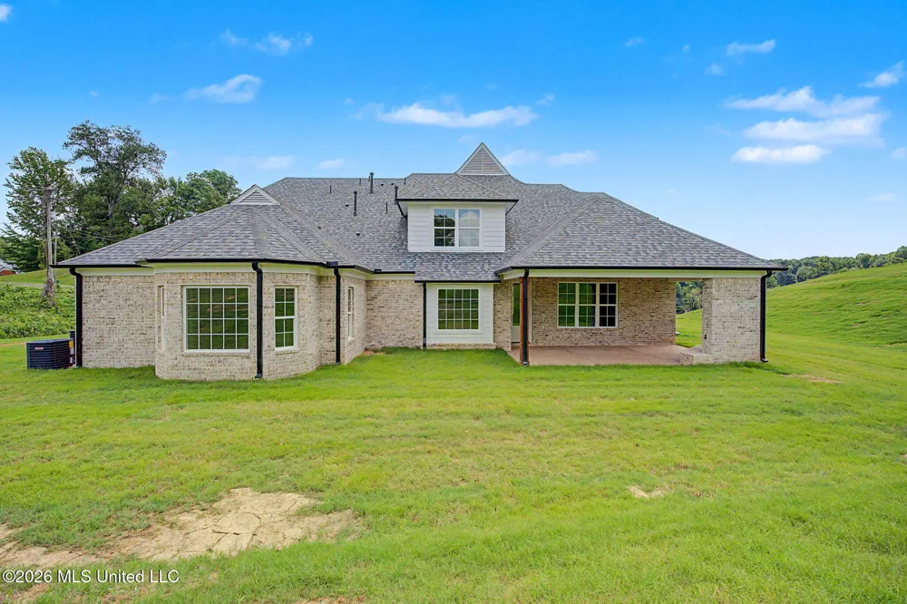 8130 Soaring Oaks Drive Walls, MS 38680