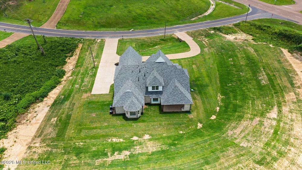 8130 Soaring Oaks Drive Walls, MS 38680