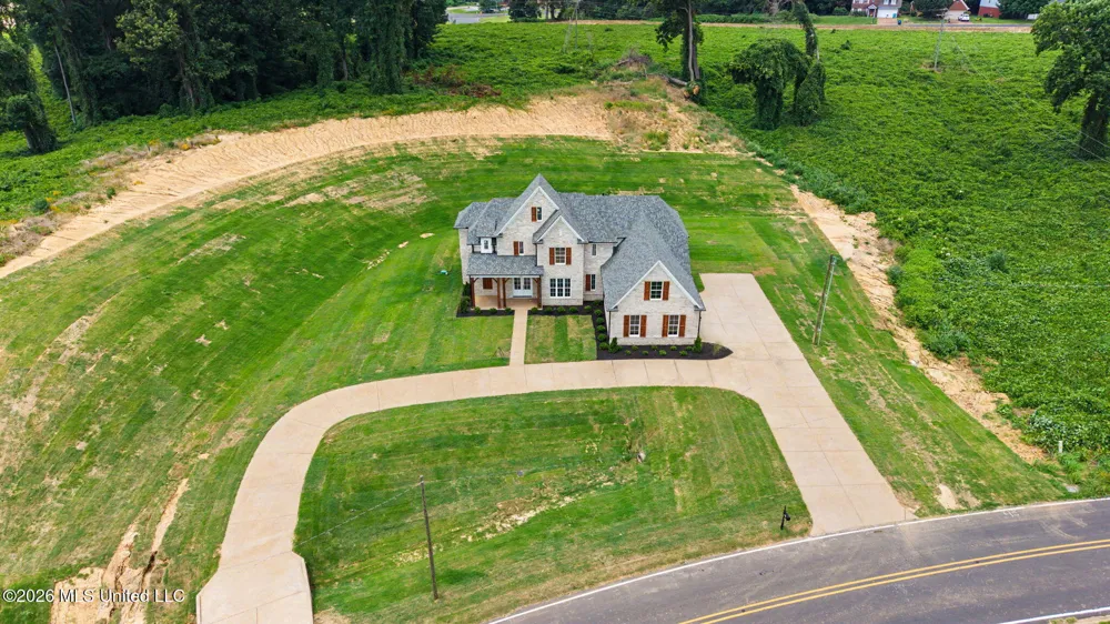 8130 Soaring Oaks Drive Walls, MS 38680