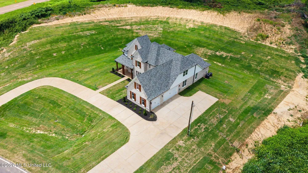 8130 Soaring Oaks Drive Walls, MS 38680