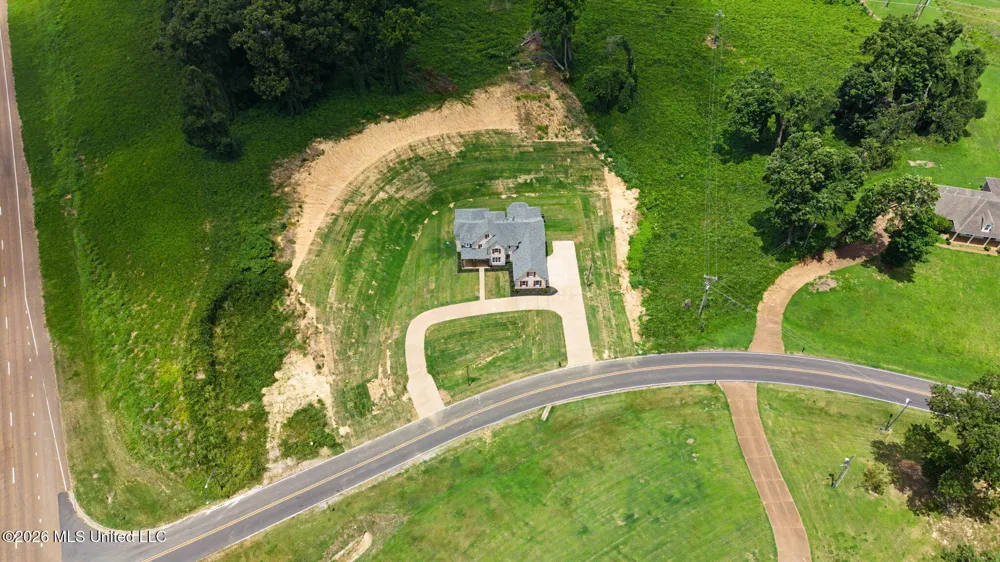 8130 Soaring Oaks Drive Walls, MS 38680