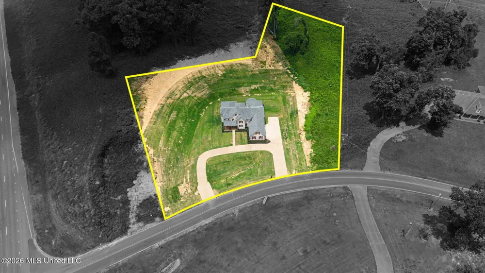 8130 Soaring Oaks Drive Walls, MS 38680
