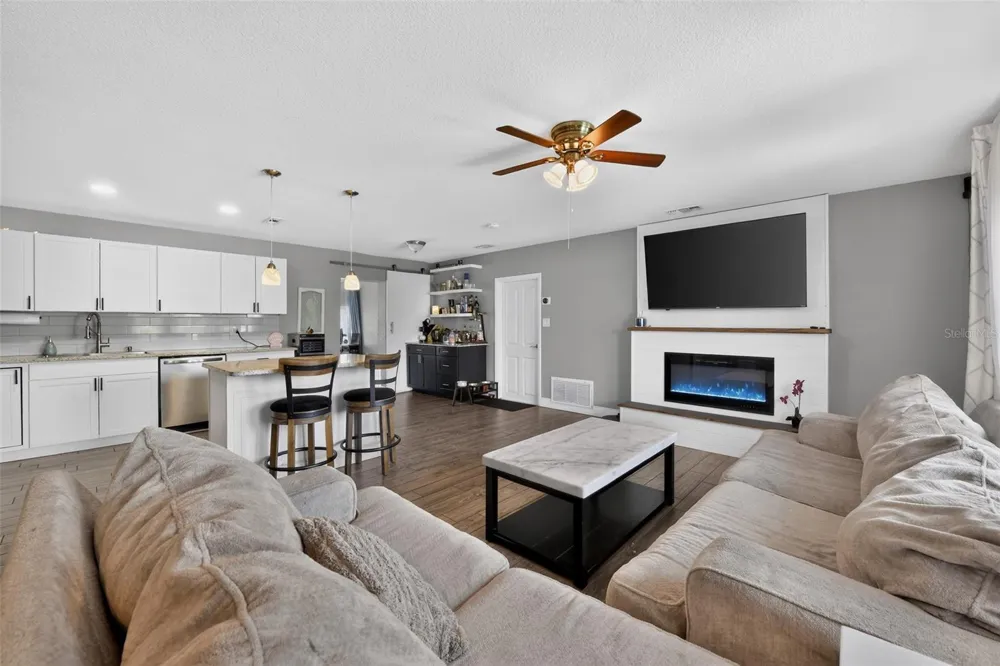 2815 SOUTHERN PARKWAY W Bradenton, FL 34205