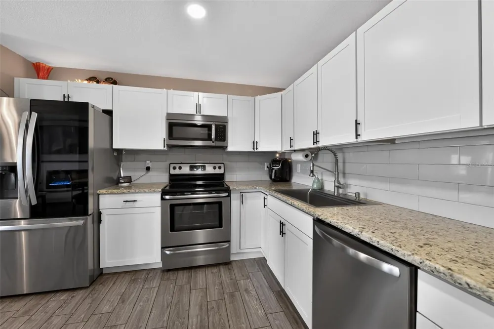 2815 SOUTHERN PARKWAY W Bradenton, FL 34205