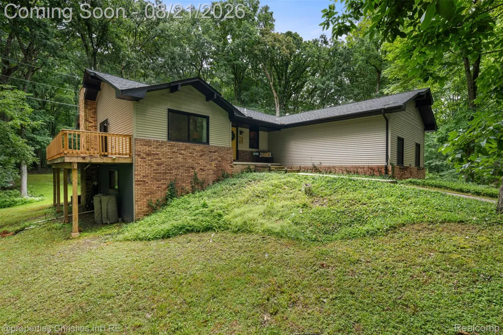 1625 Perry Lake Road Brandon Charter Township, MI 48462