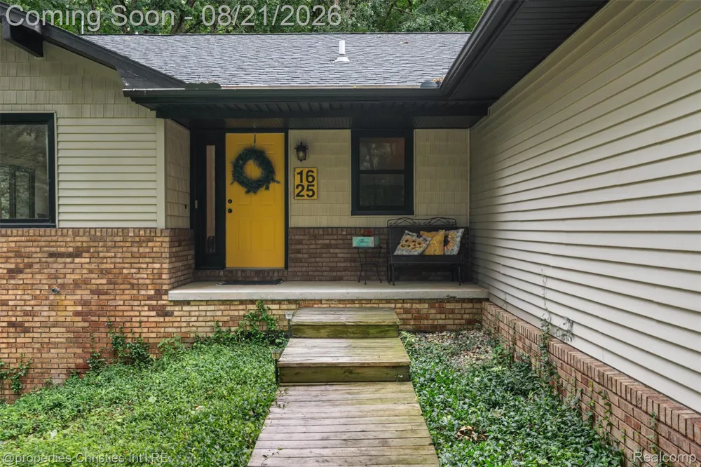1625 Perry Lake Road Brandon Charter Township, MI 48462