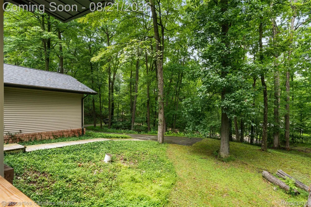 1625 Perry Lake Road Brandon Charter Township, MI 48462