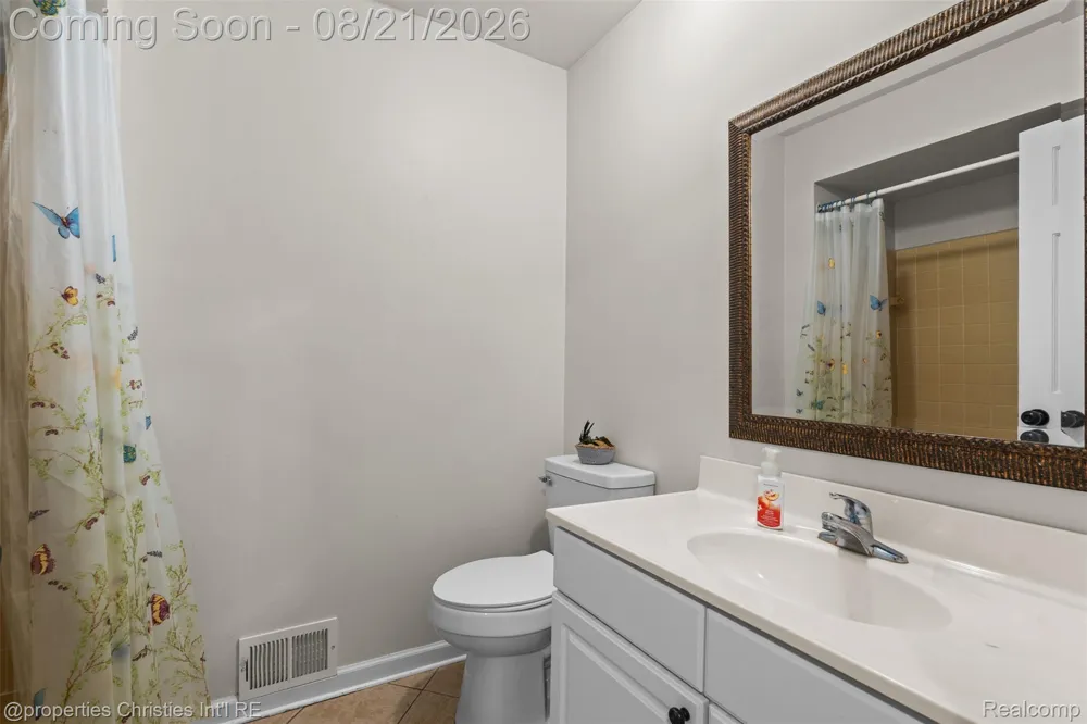 1625 Perry Lake Road Brandon Charter Township, MI 48462