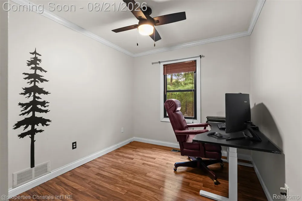 1625 Perry Lake Road Brandon Charter Township, MI 48462