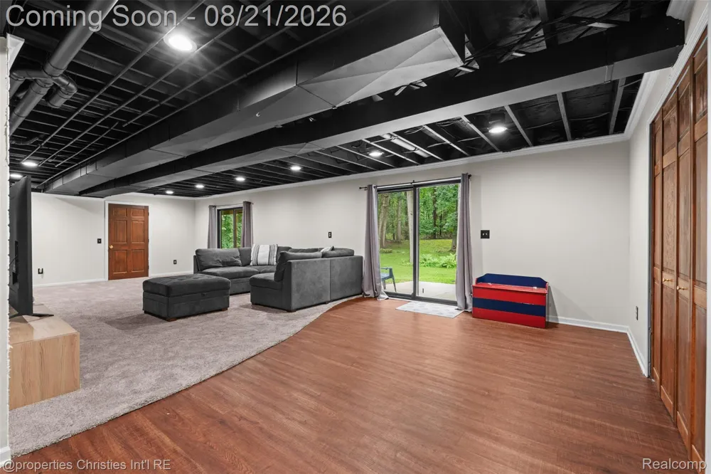1625 Perry Lake Road Brandon Charter Township, MI 48462