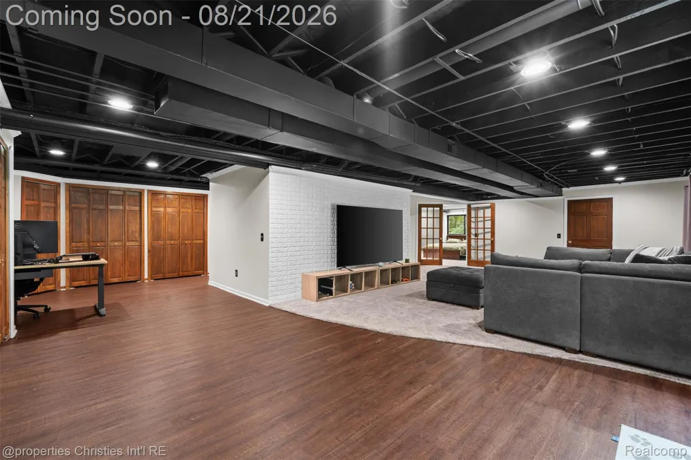 1625 Perry Lake Road Brandon Charter Township, MI 48462