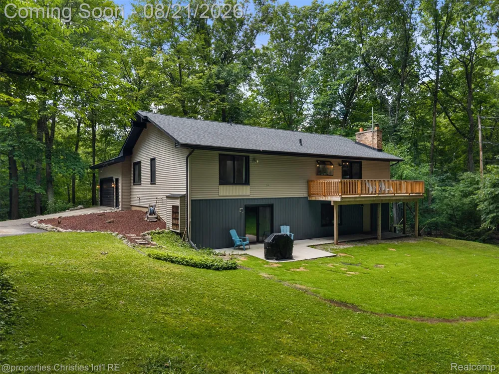 1625 Perry Lake Road Brandon Charter Township, MI 48462