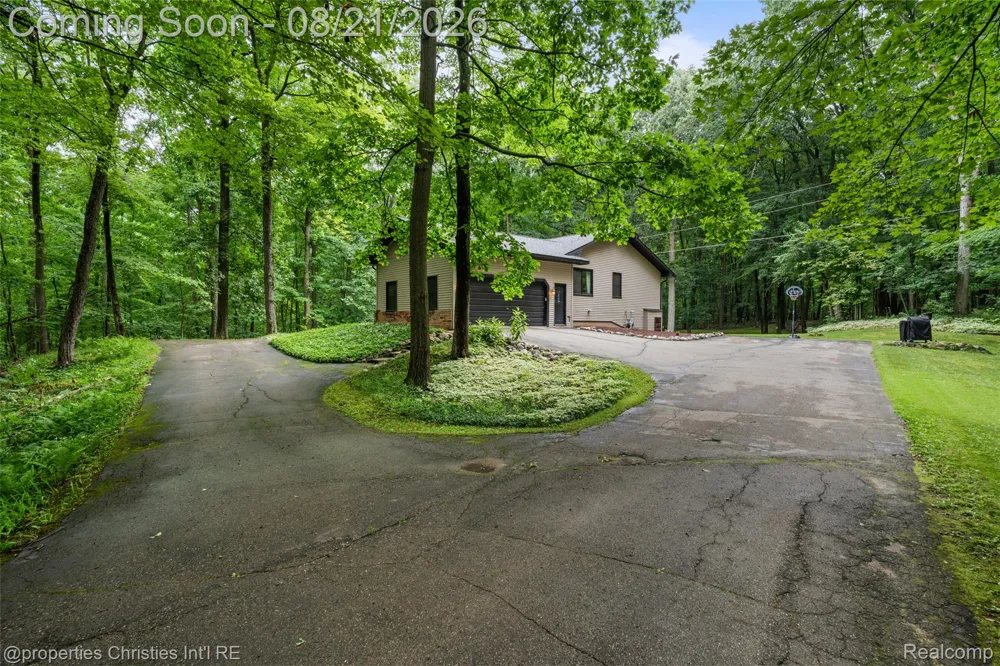 1625 Perry Lake Road Brandon Charter Township, MI 48462