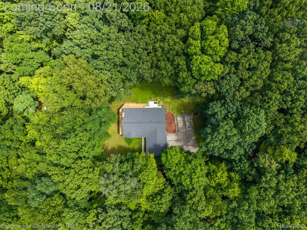 1625 Perry Lake Road Brandon Charter Township, MI 48462