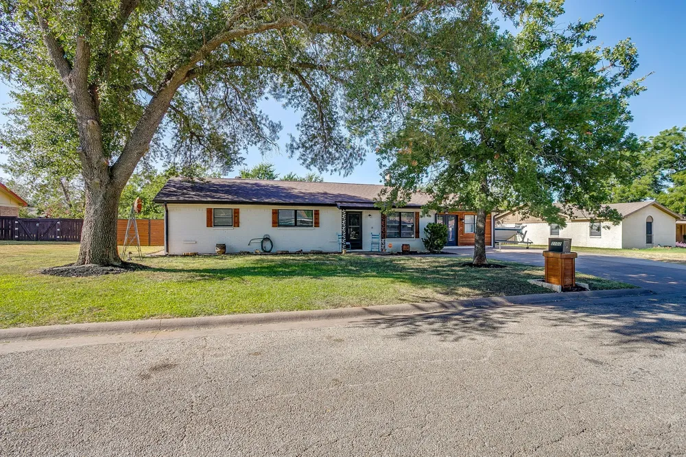 2102 SE 10th Street Mineral Wells, TX 76067