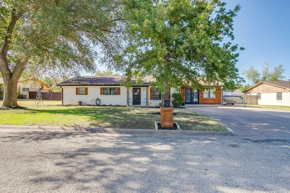 2102 SE 10th Street Mineral Wells, TX 76067